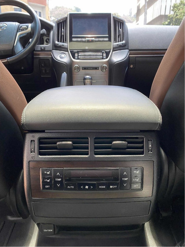 Imagen 4 de 13 de Toyota Land Cruiser 200