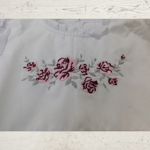 Imagen 3 de 6 de Blusa Nena Pique Bordada Con Flores
