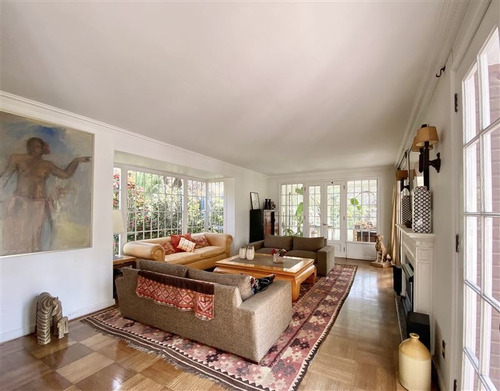 Casa En Venta De 6 Dorm. En Vitacura