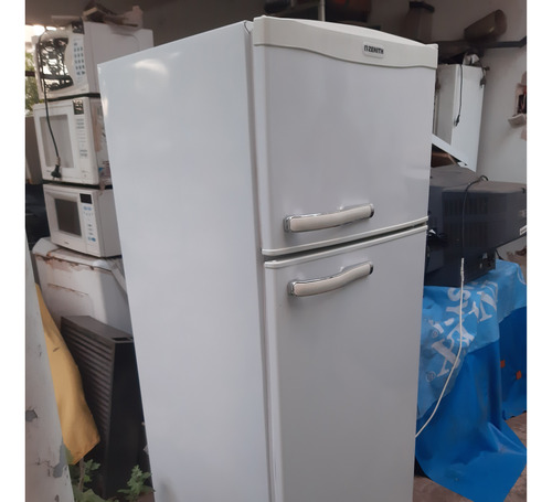 Heladera Con Freezer Zenith