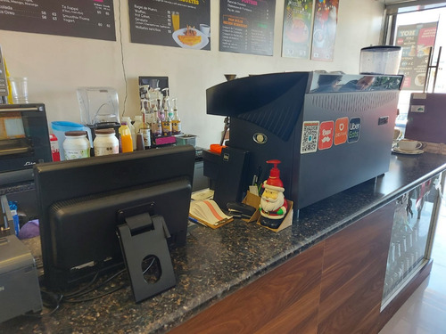 Cafetería Totalmente Equipada