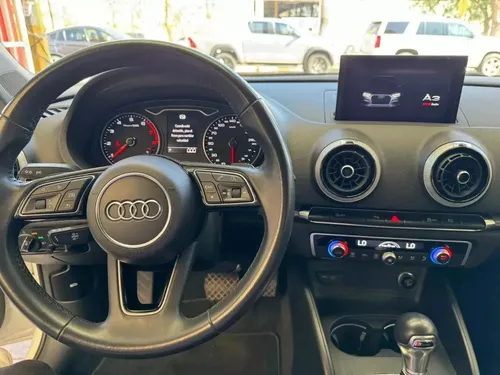 Audi A3 TFSI Select
