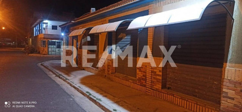 Imagen 4 de 6 de En Venta De Casa Con Uso Comercial Y Locales En San Diego Urb. Remanso
