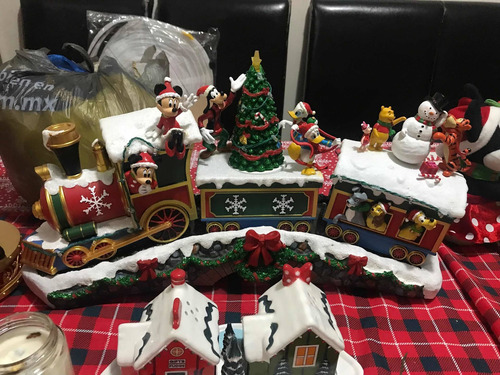 Tren Navideño Mickey Mouse Musical Y Luces (Usado)