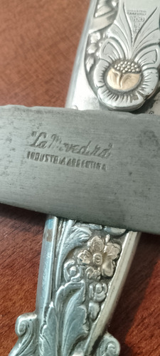 Antiguo Cuchillo La Movediza Plateado (Usado)