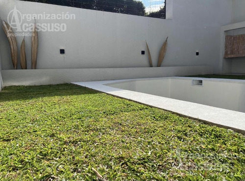 Casa En Venta - Acassuso - Av Libertador Hacia El Río