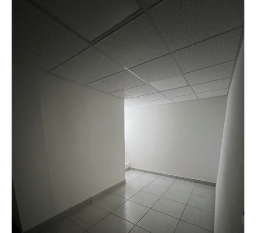Se Renta Oficina *nueva* De 360 M2 En Edificio Torres Gemelas
