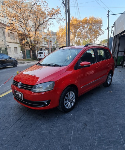 Imagen 1 de 15 de Volkswagen Suran 2011 1.6 Highline 101cv 11c