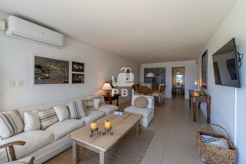 Venta Apartamento En Lomo De La Ballena 3 Dormitorios, Punta Ballena - Ventisquero - Ref : Pbi2921