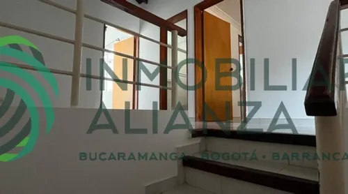 Casa En Venta En Versalles. Cod V61639