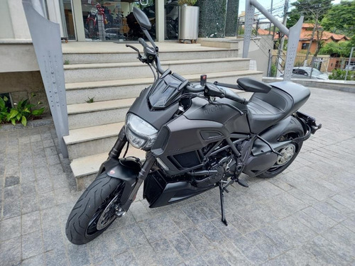 Ducati Diavel Dark