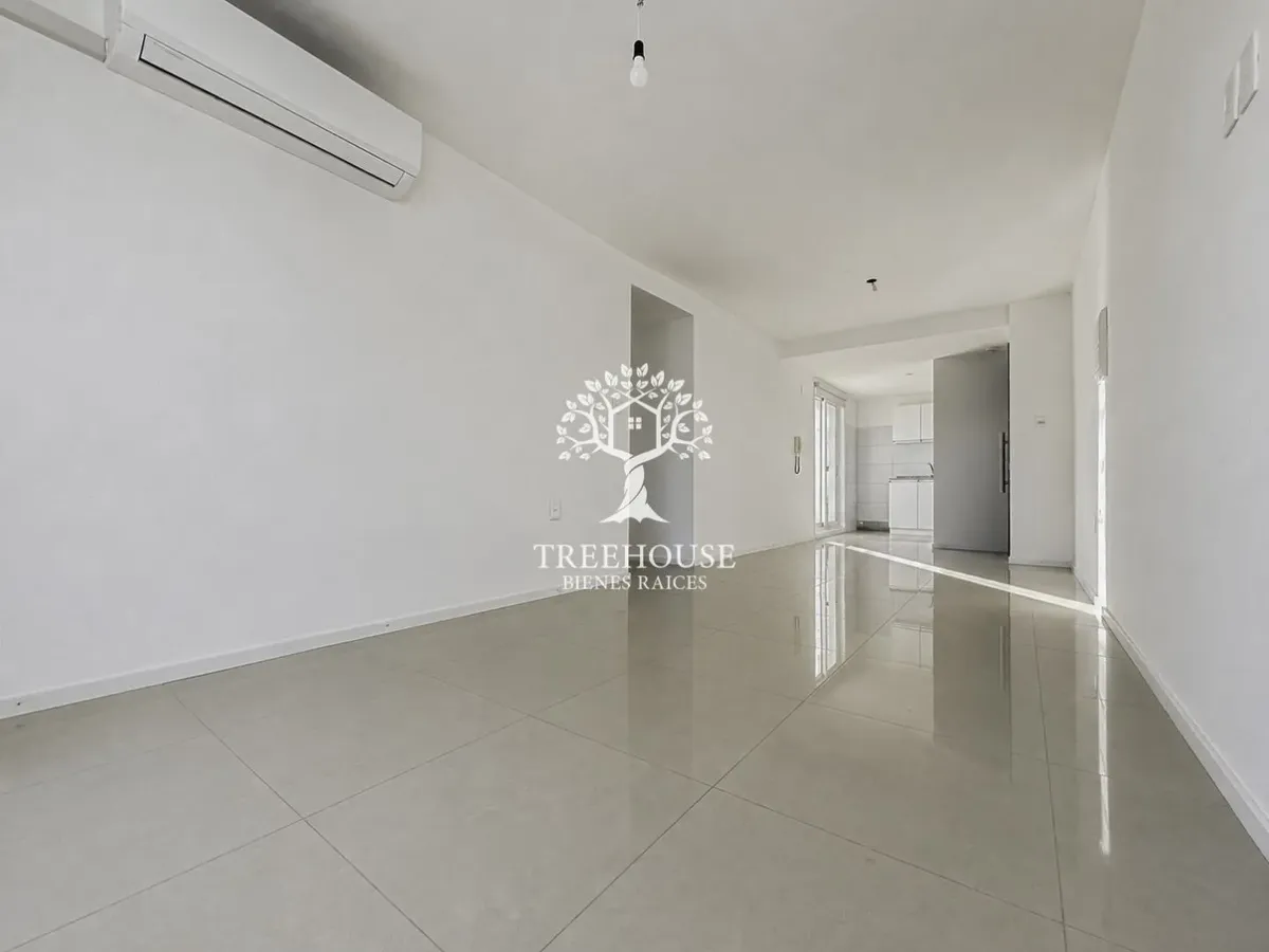 Alquiler Apartamento 2 Dormitorios Con Garaje Tres Cruces · Foto 5