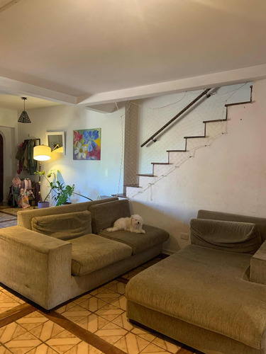 Casa Muy Amplia De 4 Hab. A Reformar En Olivos