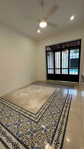 Casa(643r1 Azul) En Venta En El Centro De Mérida