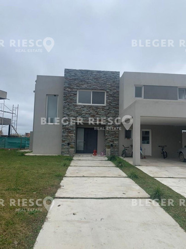 Casa  En Venta Ubicado En El Cantón, Escobar, G.b.a. Zona Norte