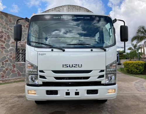 Imagen 5 de 17 de Isuzu Npr75 Doble Cabina 7 Pasajeros + 6toneladas 0km My2023
