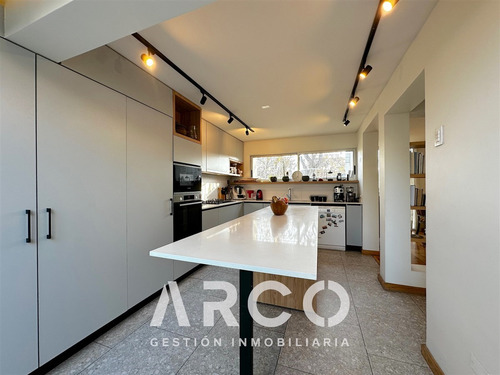 En Venta Casa Completamente Remodelada. Ñuñoa