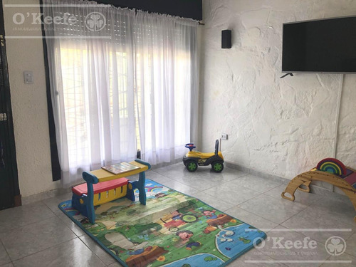 Imagen 5 de 19 de Venta Casa 5 Ambientes Reciclada A Nuevo - Cochera - Quincho Y Jardín - Oportunidad