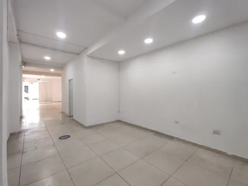 Local En Arriendo En Llano. Cod A30864