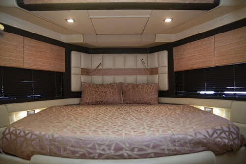 Imagen 4 de 12 de Yate Azimut 64 Barco