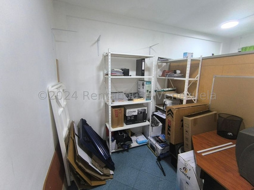 De Oportunidad, Practico Y Versatil Local Comercial Ubicado En El Centro Comercial Profesional Montebianco, Sector Los Sauces Valencia, Cuenta Con Un Area De 25 M2, 1 Bano, Cuenta Con Pozo Y Tanque
