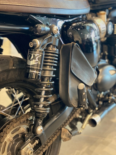 Triumph Bonneville T120 Black