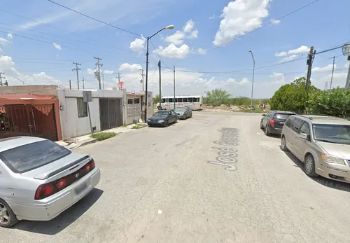 Casa Adjudicada Ubicada En José Gorostiza, Nuevo Laredo, Tamps. Sk04