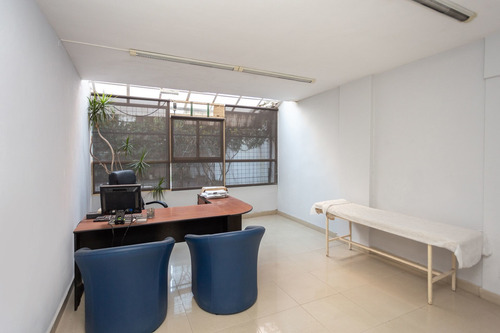 Imagen 21 de 30 de Venta Local Belgrano Frente 616m2 En 3 Plantas