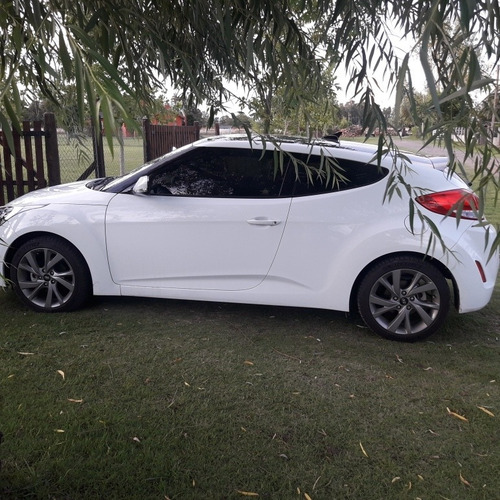 Hyundai Veloster 1.6 6at 130cv 2017