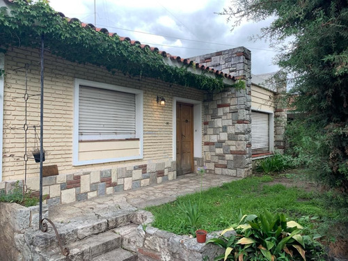 Venta Casa 3 Dormitorios Pellegrini Con Cochera