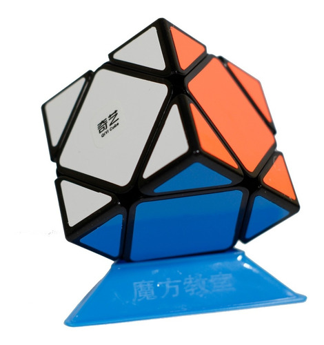 Cubo Magico De Rubik Skewb Qiyi Profesional Fondo Negro