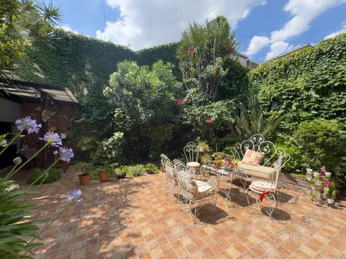 Venta Casa 7 Ambientes Con Patio, Cochera Y Playroom En Almagro