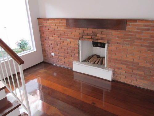 Alphaville 06 | Casa À Venda | 4 Dormitórios | 2 Suítes | 6 Salas | Piscina | Melhor Localização Do Condomínio - Cnc1317