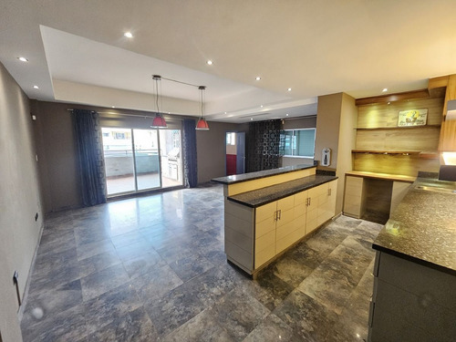 Penthouse De 3 Niveles En Bella Vista Sur