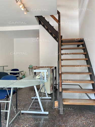 Local Comercial De Tres Pisos En El Corazón De La Península De Punta Del Este- Ref: 30685