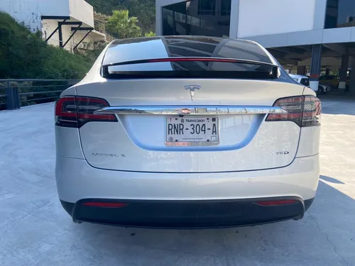 Tesla X 75 D 2017