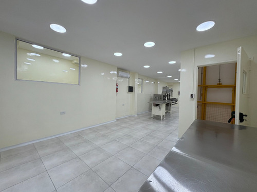 Venta Edificio A Estrenar Dos Plantas + Deposito