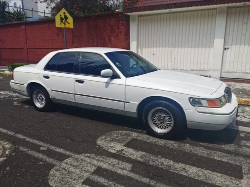 Ford Grand Marquis Piel