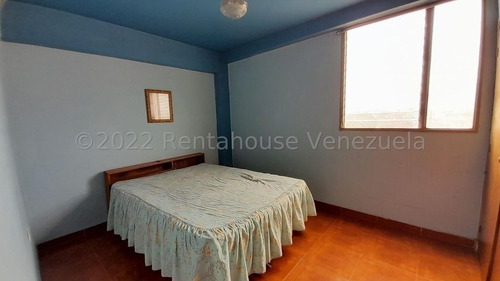 Imagen 12 de 30 de Apartamento En Alquiler Centro Barquisimeto, Semi Amoblado, Cantv E Internet, Servicio Agua Constante, Gas Directo. Información Al 0424-5620928 Flex 22-25591 Z09