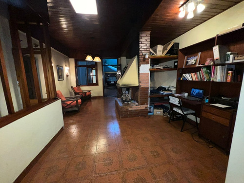Imagen 2 de 30 de Casa Venta Monte Castro 4 Ambientes