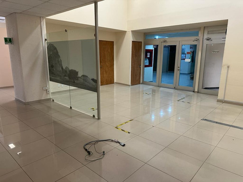 Juárez, 1500m2 (doble Altura) Totalmente Acondicionado, Privados, Salas De Juntas, Amplias Áreas Abiertas De Trabajo, Baños, Excelente Ubicación