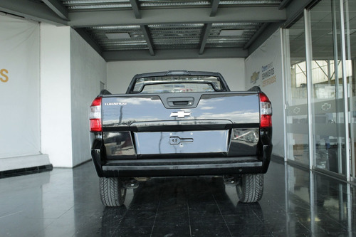 Imagen 5 de 15 de Chevrolet Tornado 2020 1.8 Ls Mt