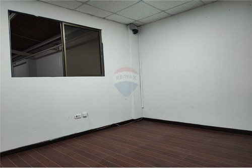 Imagen 8 de 15 de Bodega En Venta, Santiago
