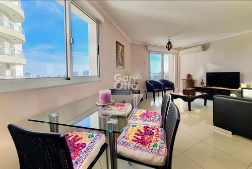 Imagen 3 de 13 de Venta De Apartamento De 2 Dormitorios En Ocean Drive Punta Del Este