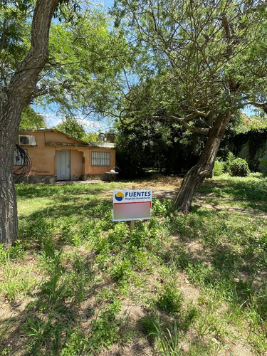 Casa En Venta Con Amplio Terreno A Pasos Del Mar