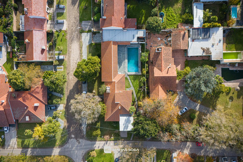 Venta - Casa 4 Ambientes - Quincho - Parque - Piscina - Zona Constitución