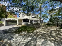 Comprar 391m2 Aapartamento En Uno De Los Edificios Mas Bellos De Colinas De Valle Arriba, Mls#25-13055