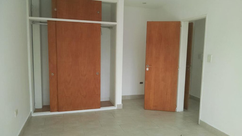 Imagen 5 de 8 de Departamento Centrico Con Cochera