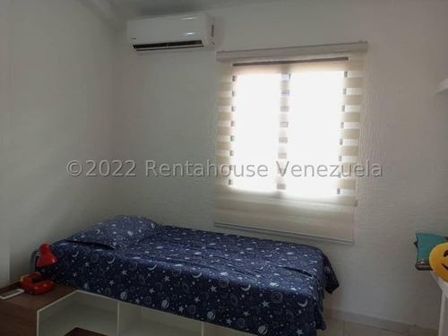 Imagen 4 de 12 de Freddy Camacaro Rentahouse, Townhouse En Venta En La Cumaca San Diego. 22-28634