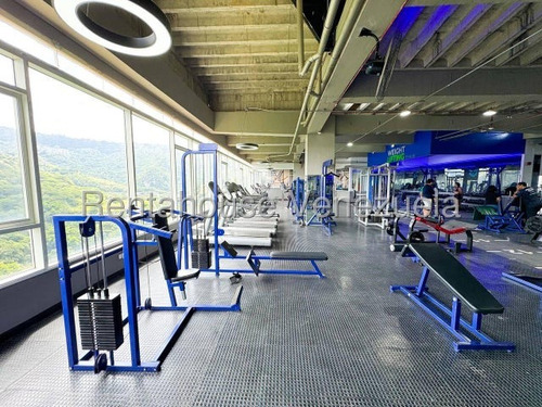 Tg Fondo De Comercio En Venta En El Cc Macaracuay Plaza, Moderno Gym Se Vende Con Todo. 25-17492 Ys